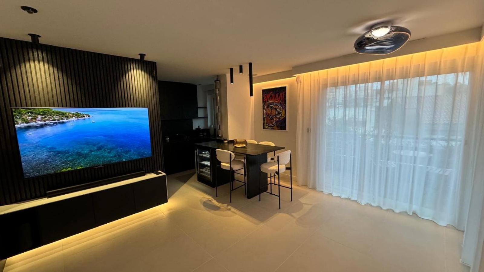 Appartement Luxueux Plein Centre De Cavalaire A 2Mn De La Plage ภายนอก รูปภาพ